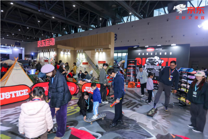 京东运动亮相CLE2025 携Hilleberg天与云等带来爆款户外装备6折起优惠海豚体育(图1)