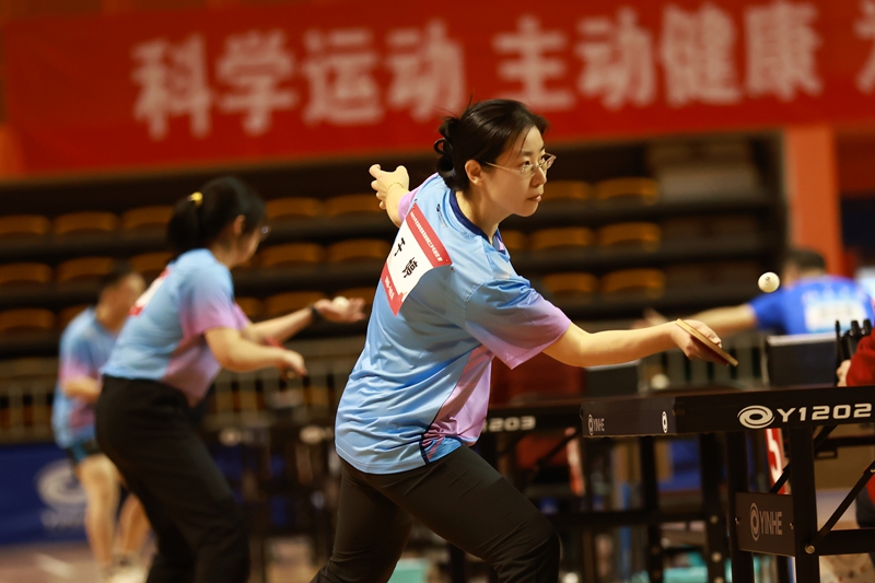 海豚体育平台第五届北京教育系统教职工乒乓球赛收官 体医工融合助力赛事升级(图1)